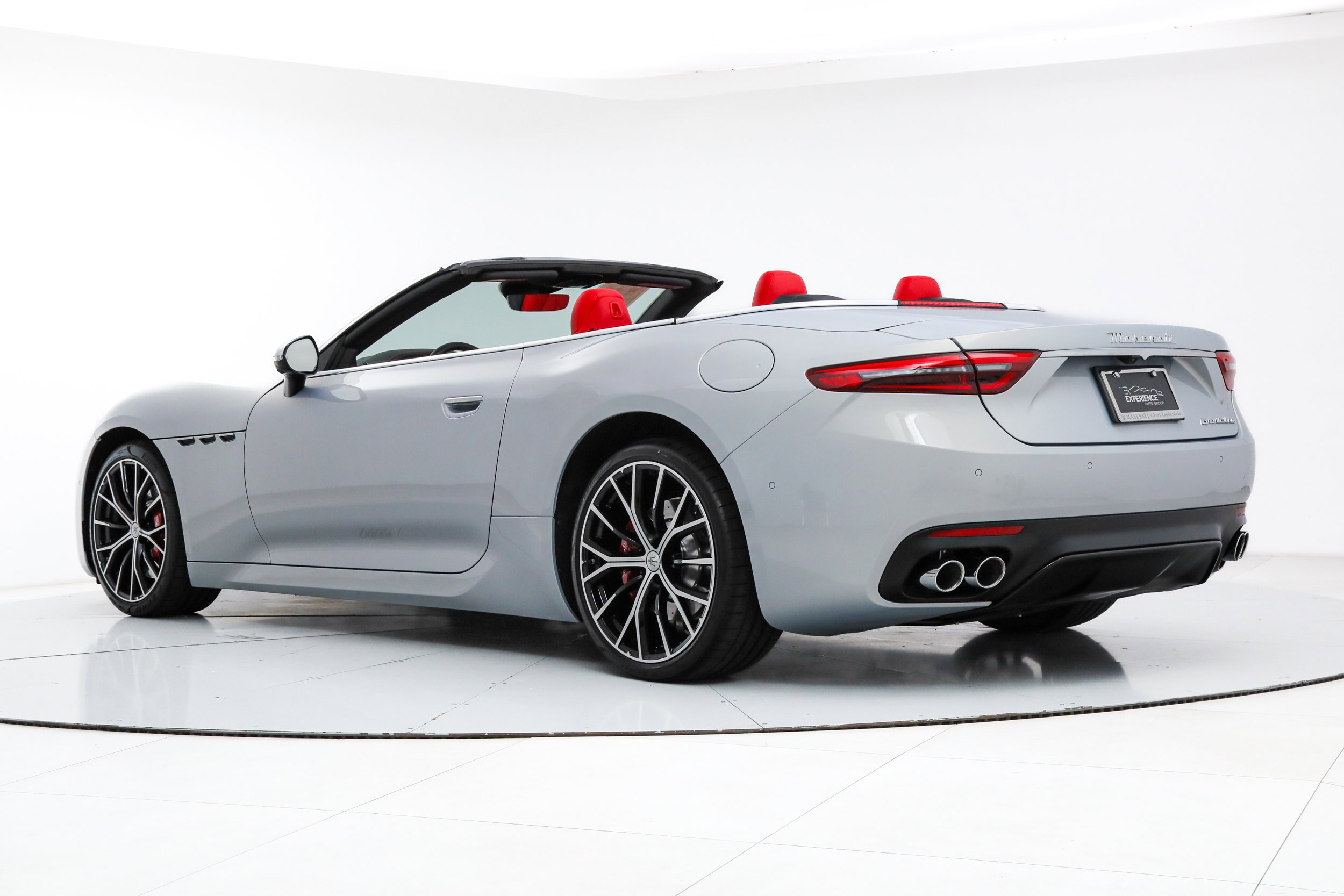 Used 2026 White Maserati  image 3