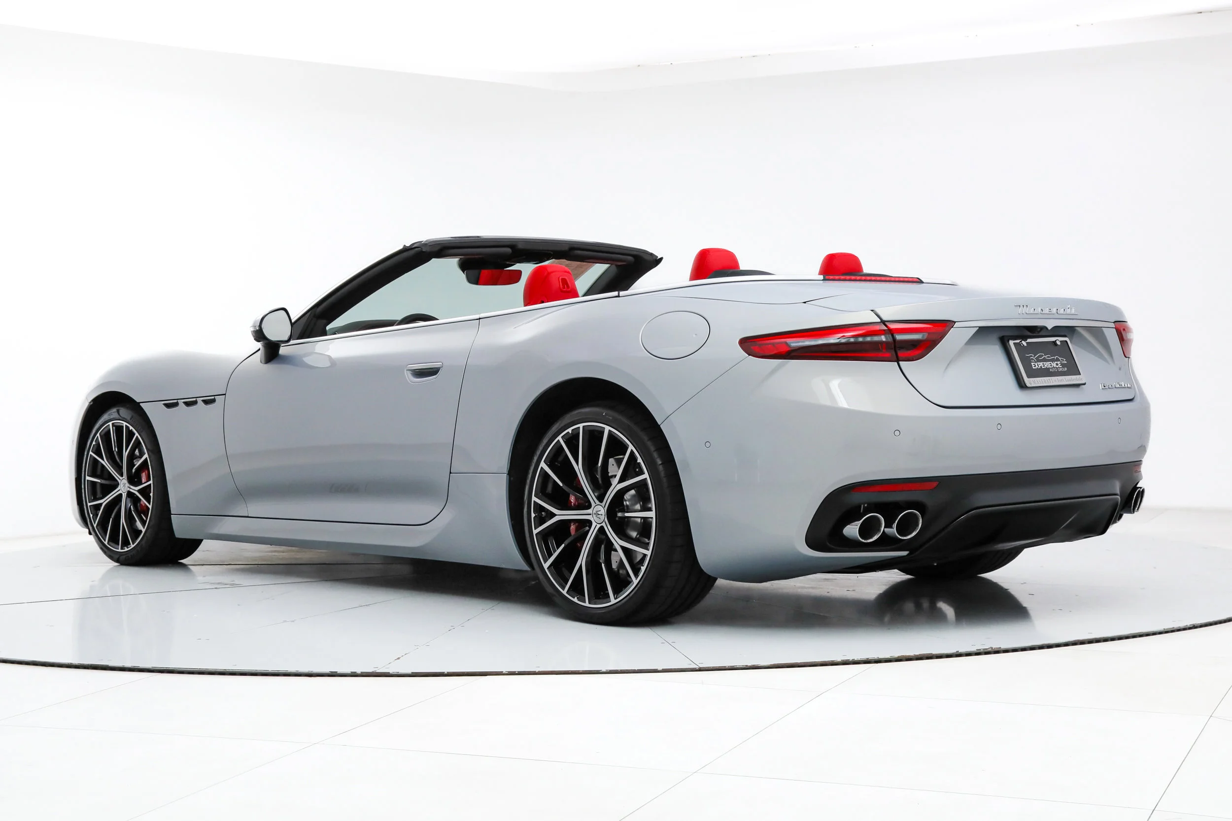 Certified Used 2026 White Maserati  image 3
