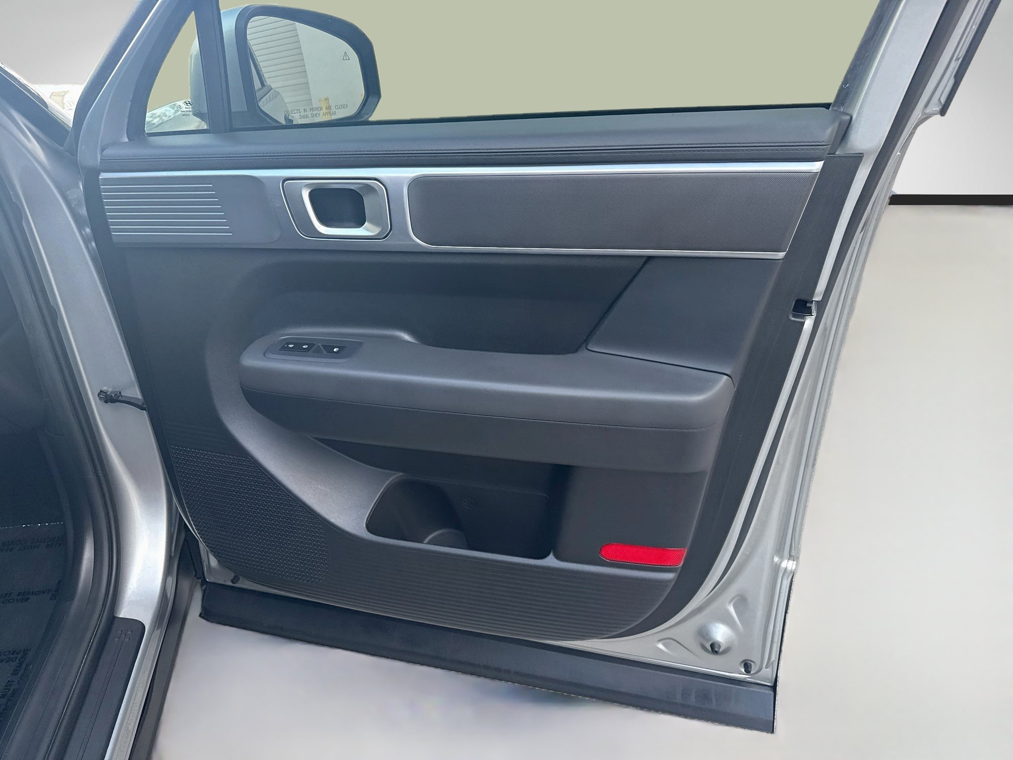Certified Used 2024 Shimmering Silver Hyundai SE image 30