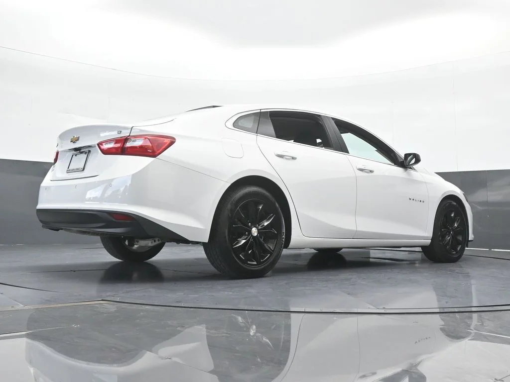 Used 2024 Summit White Chevrolet LT image 56