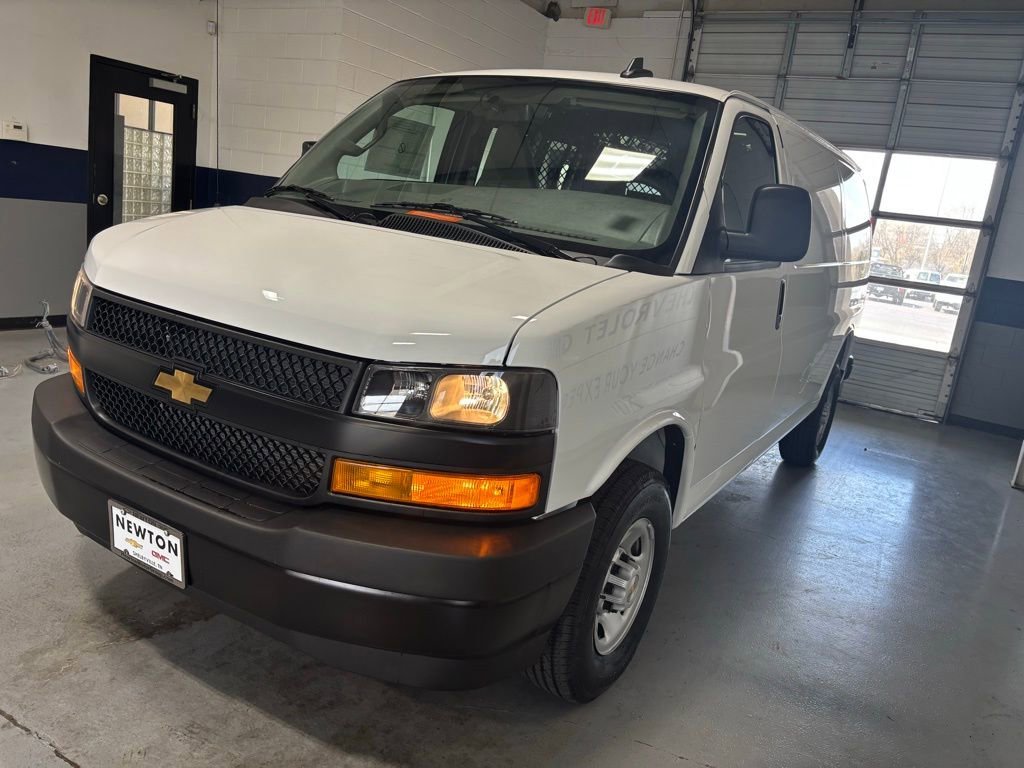 2025 Chevrolet Express Cargo Work Van - Photo 14