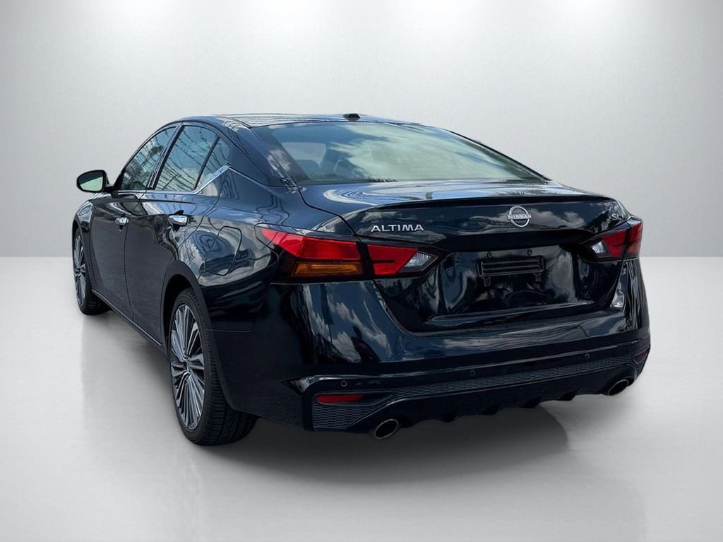 Used 2023 Black Nissan 2.5 SL image 7