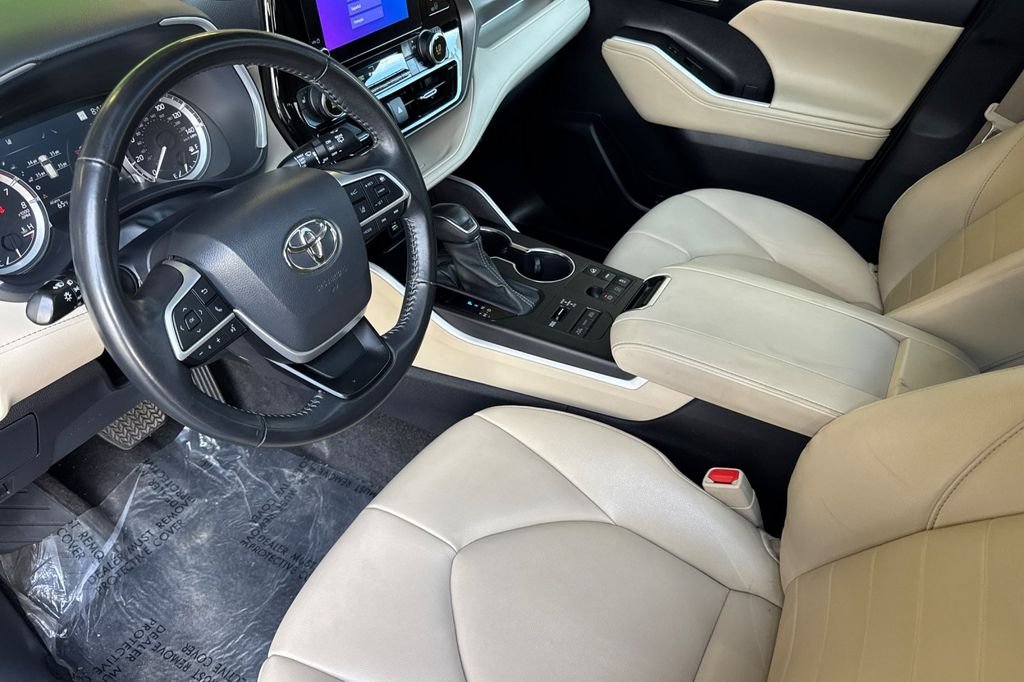 Used 2023 Black Toyota XLE image 12