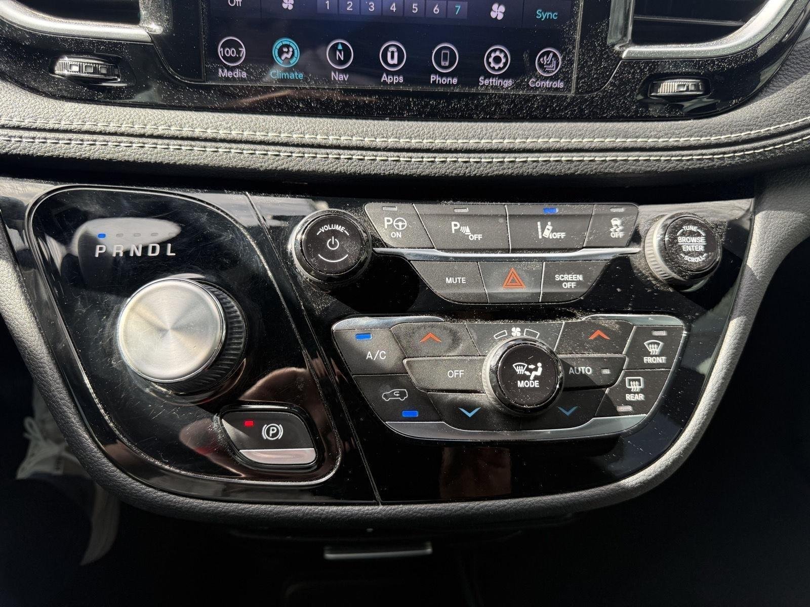 2020 Chrysler Pacifica Hybrid Limited - Photo 22