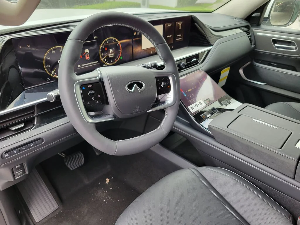 New 2027 RADIANT WHITE INFINITI Luxe 4WD image 18