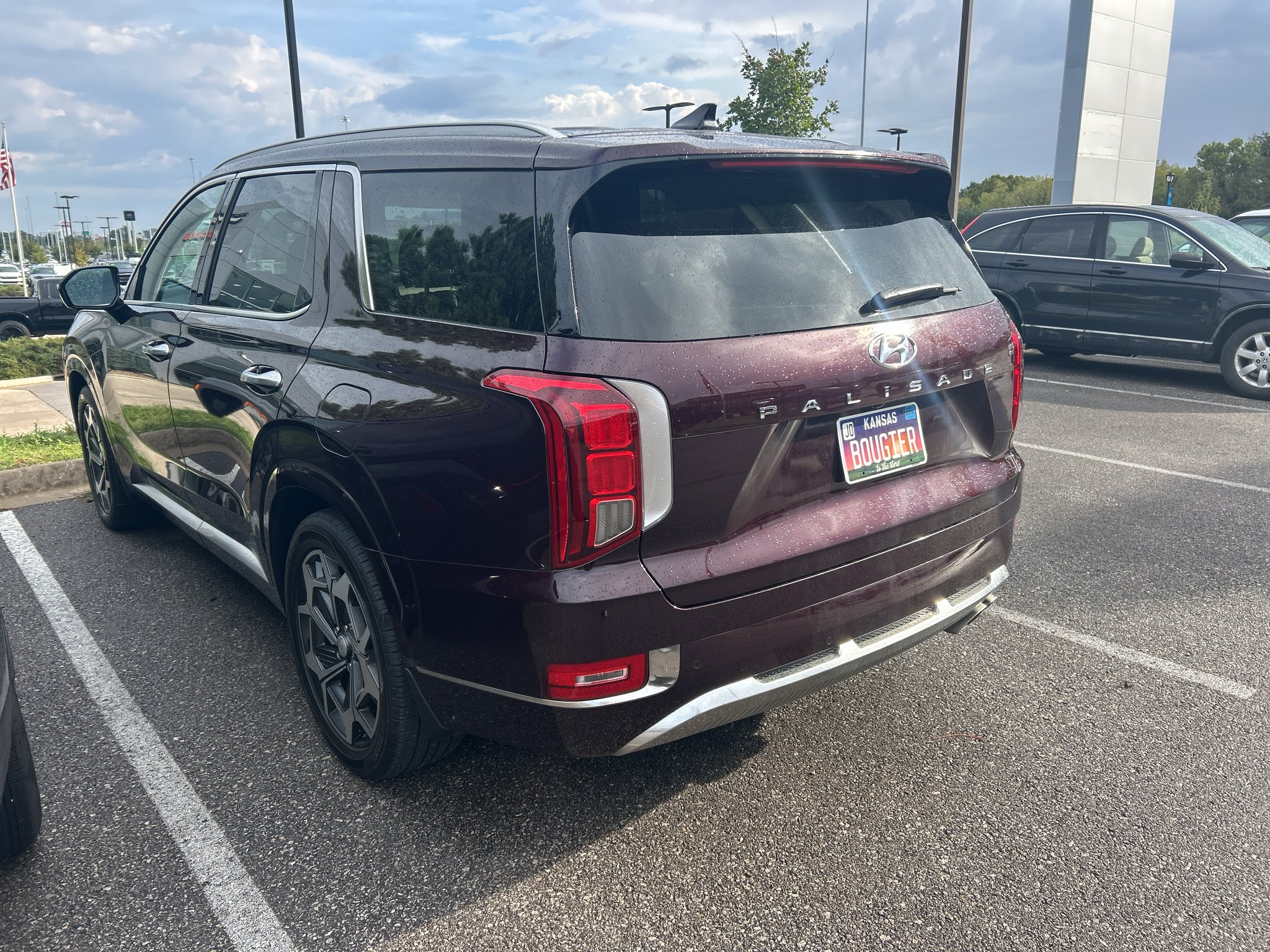 Used 2022 Maroon Hyundai Calligraphy image 10