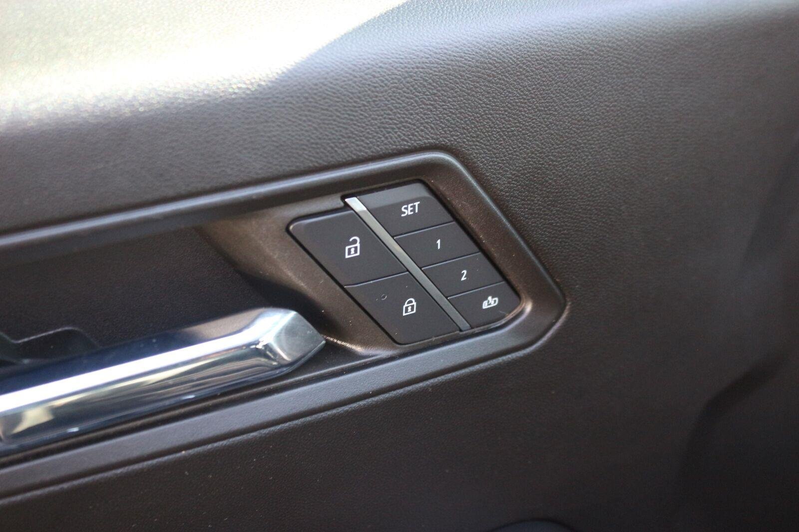 Used 2024 Onyx Black GMC Denali image 13