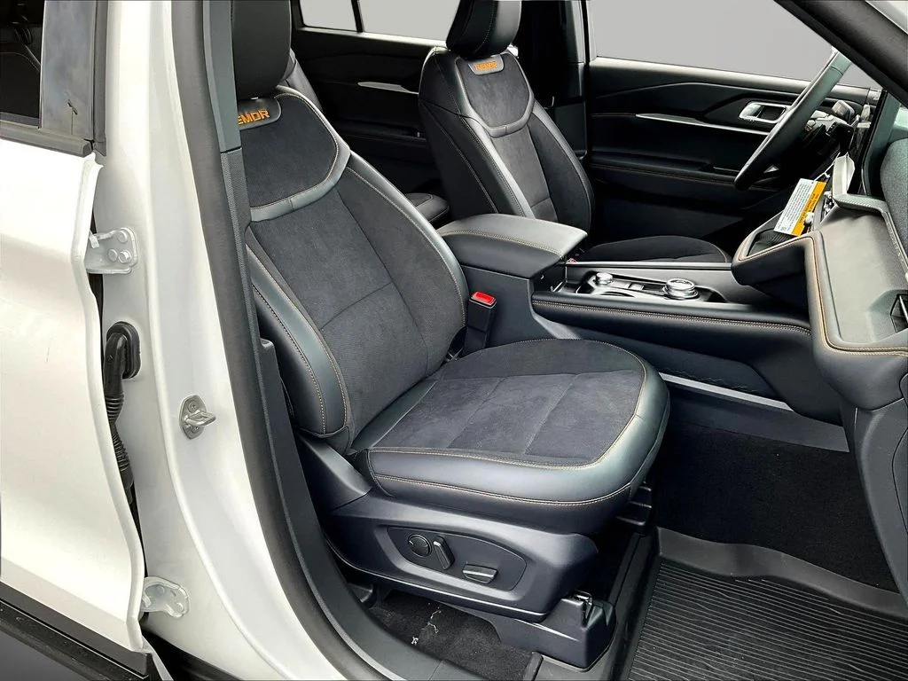 New 2026 Star White Metallic Tri-Coat Ford Tremor® image 10
