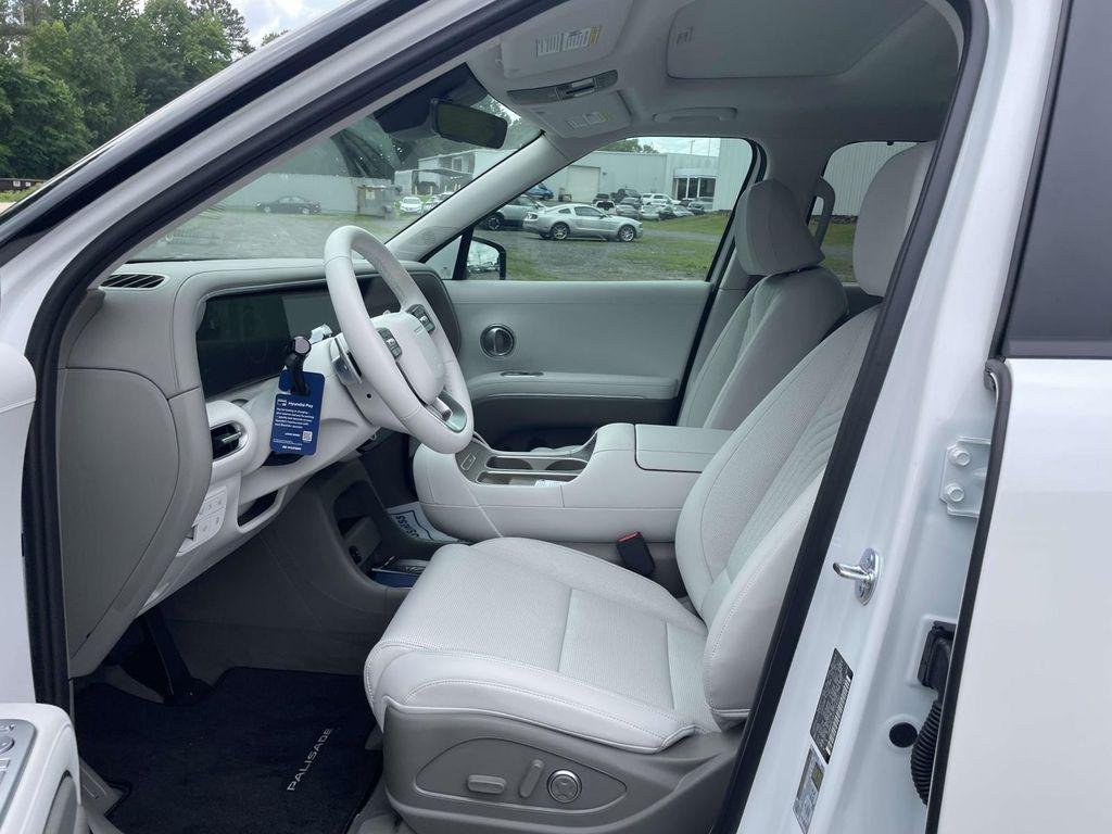 New 2026 White Hyundai SEL Premium 8P image 16