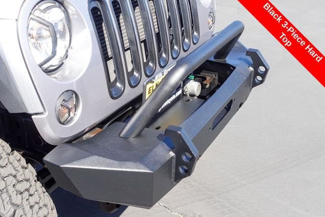 Used 2017 Silver Jeep Unlimited Sport image 6