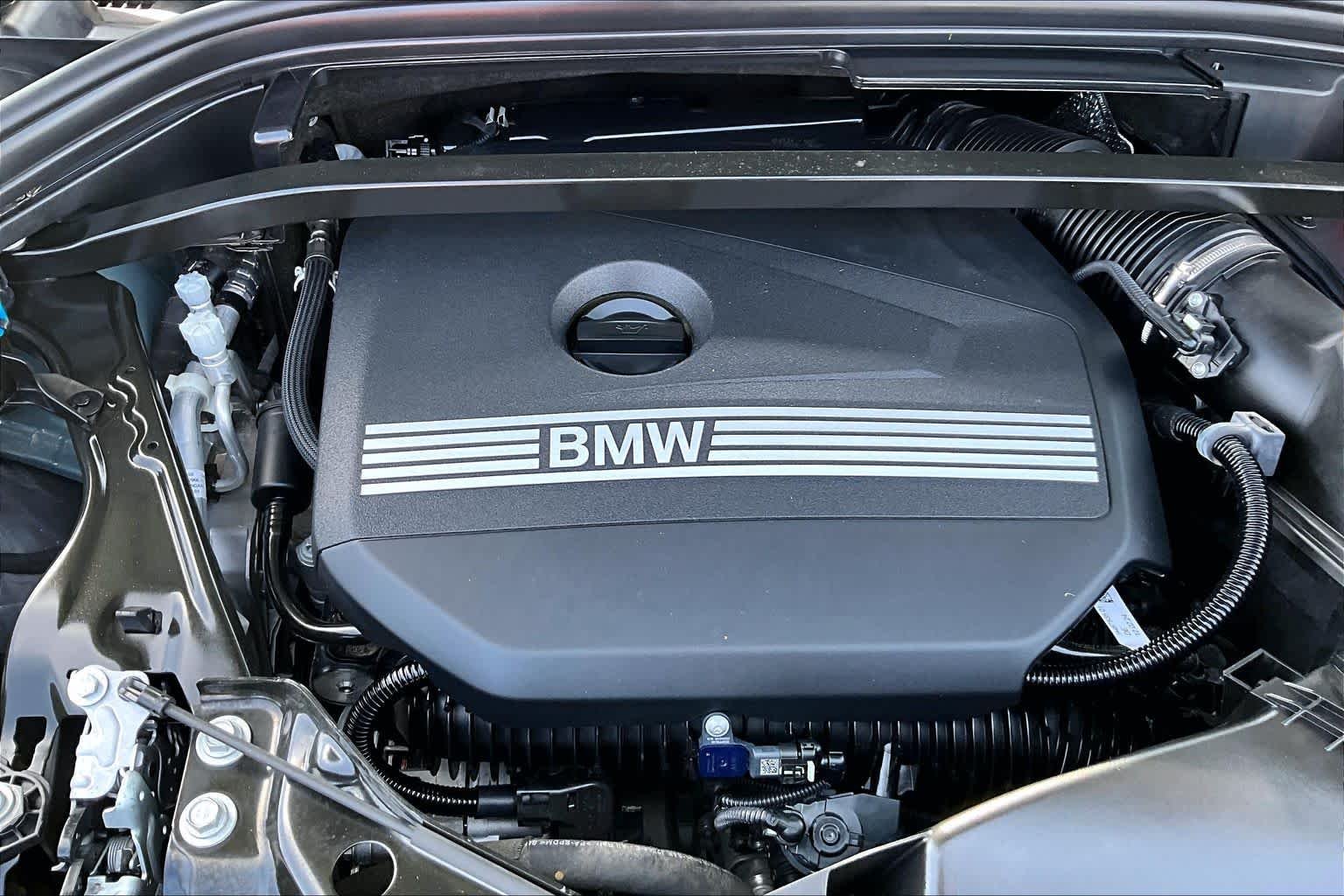 Used 2024 Green Metallic BMW xDrive28i image 33