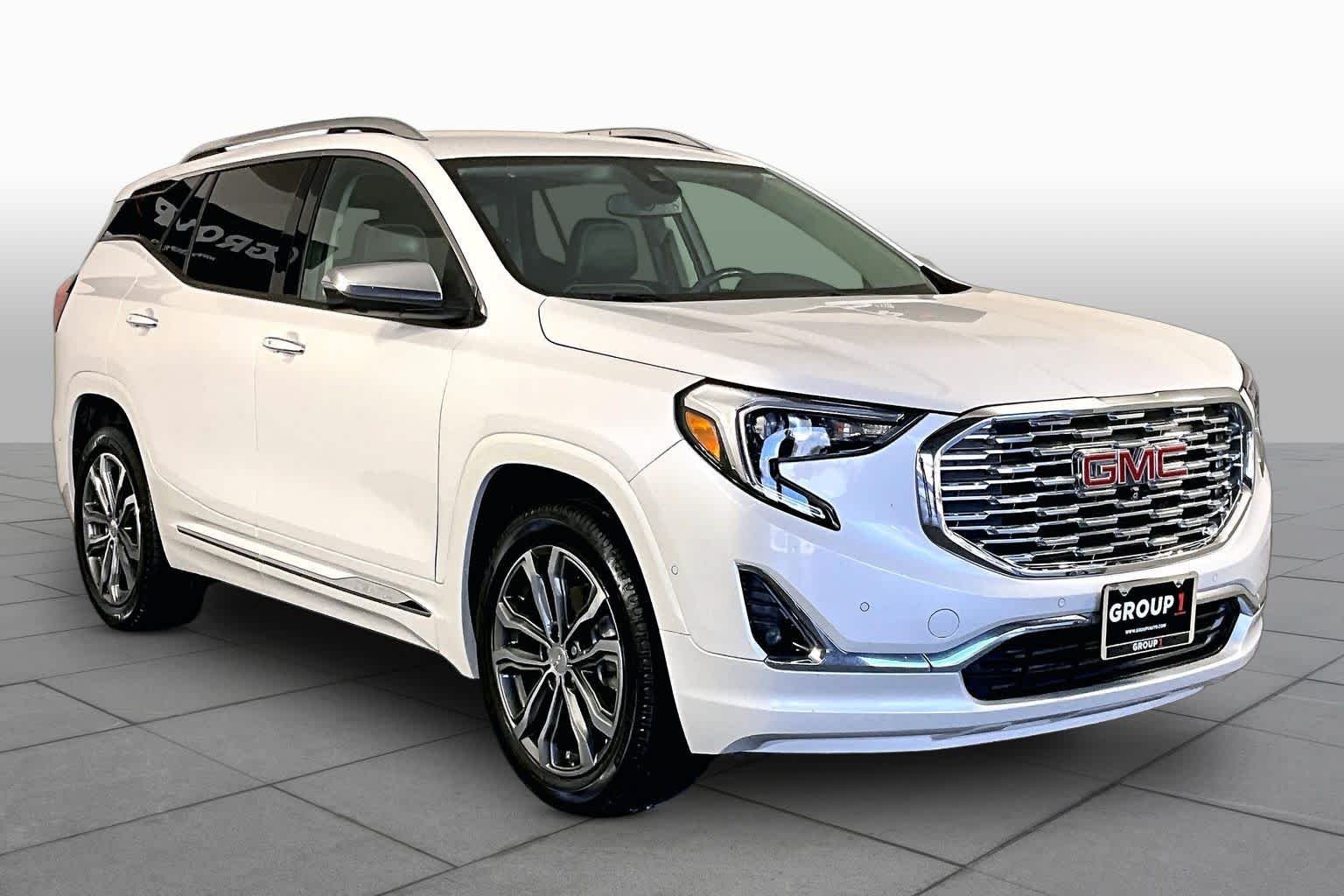 Used 2020 WHITE FROST TRICOAT GMC Denali image 3