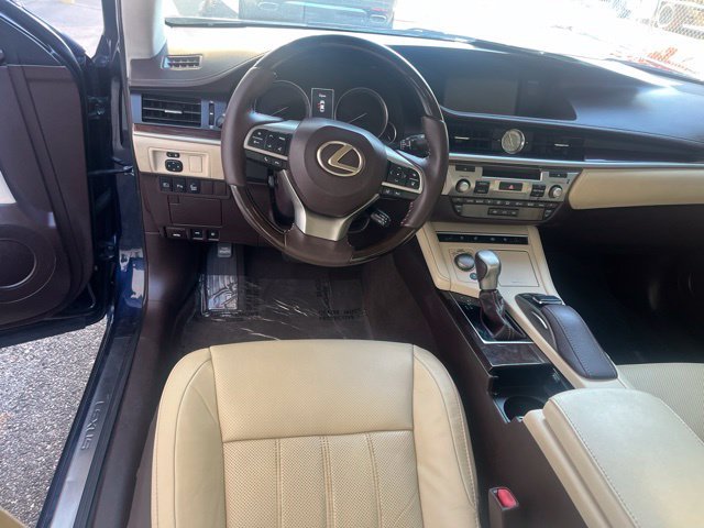 2018 Lexus ES 350 - Photo 16