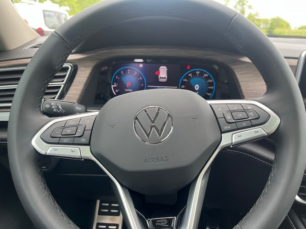 New 2026 White/off-white Volkswagen 2.0T SEL Premium R-Line image 19