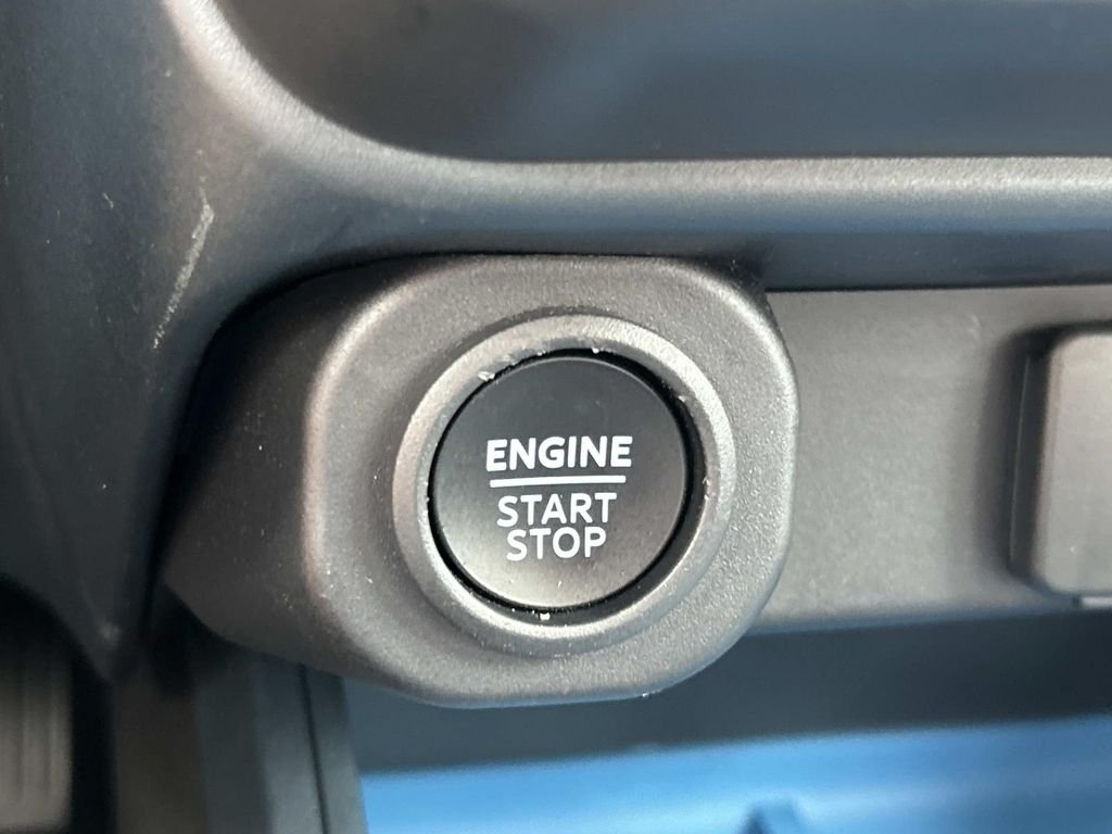 Used 2025 Azure Gray Metallic Ford XLT image 32