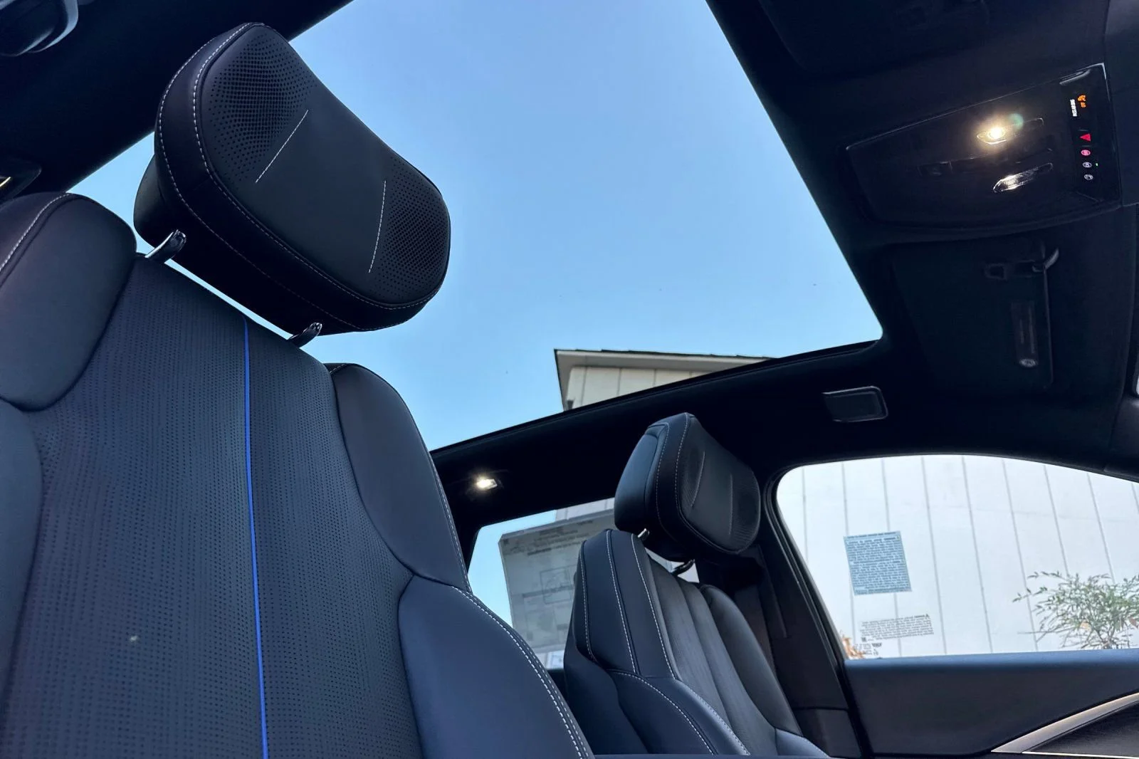 2026 Cadillac LYRIQ V - Photo 17