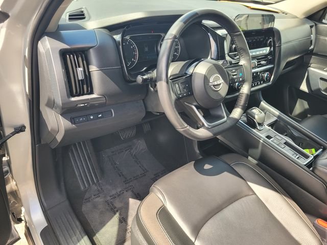 Used 2024 Silver Nissan SL image 12