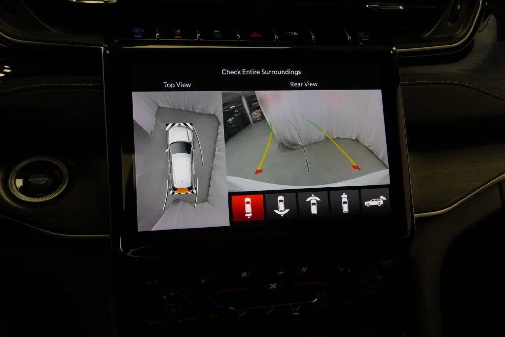 Used 2023 White Jeep 4xe image 28