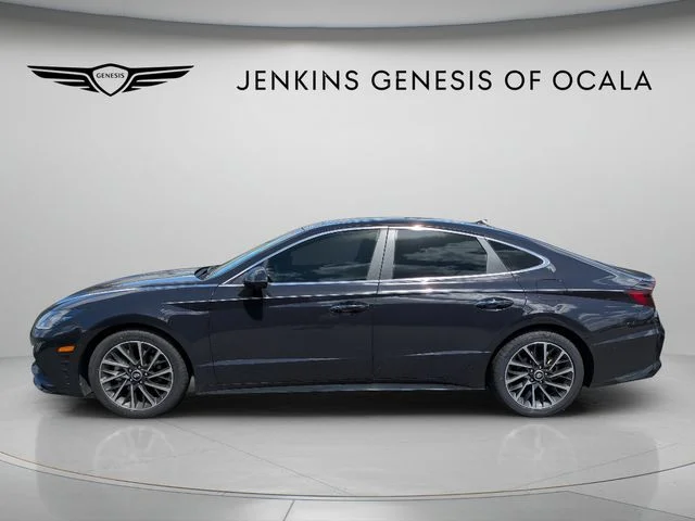 Used 2023 Blue Hyundai Limited image 5