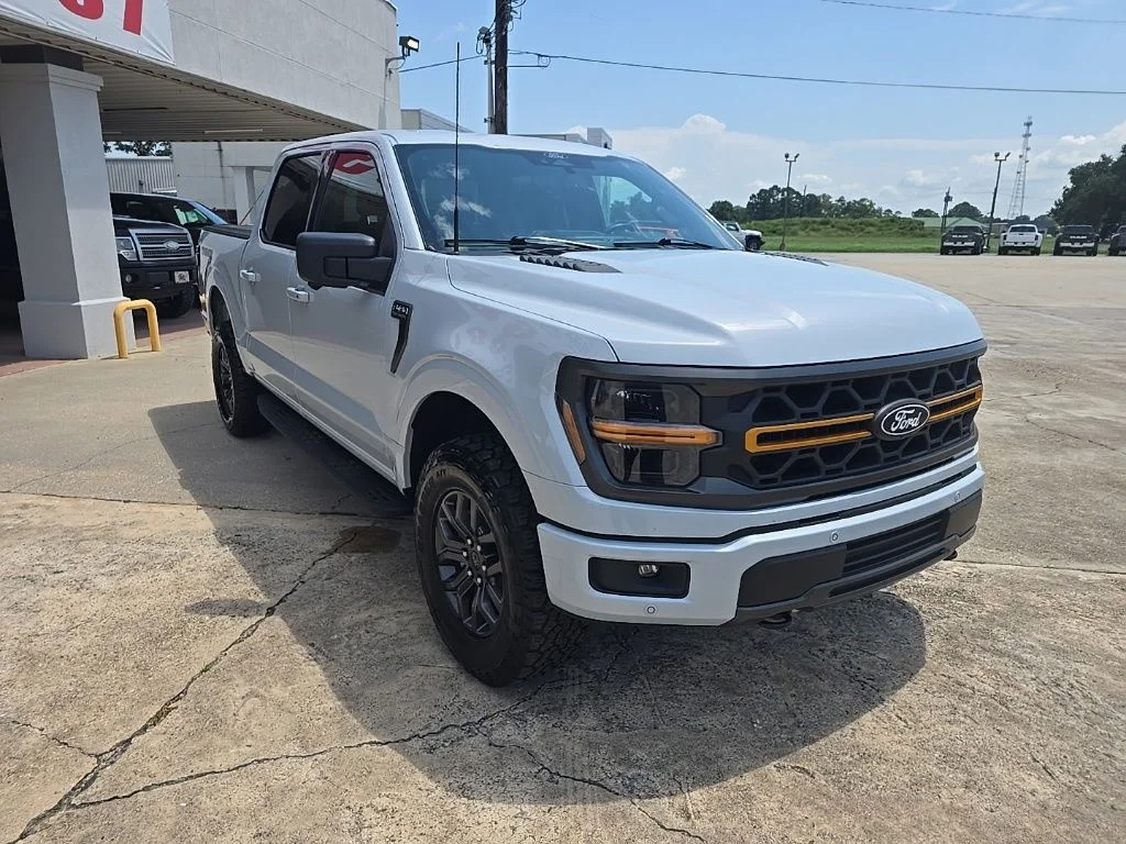 Used 2025 White Ford Tremor image 3