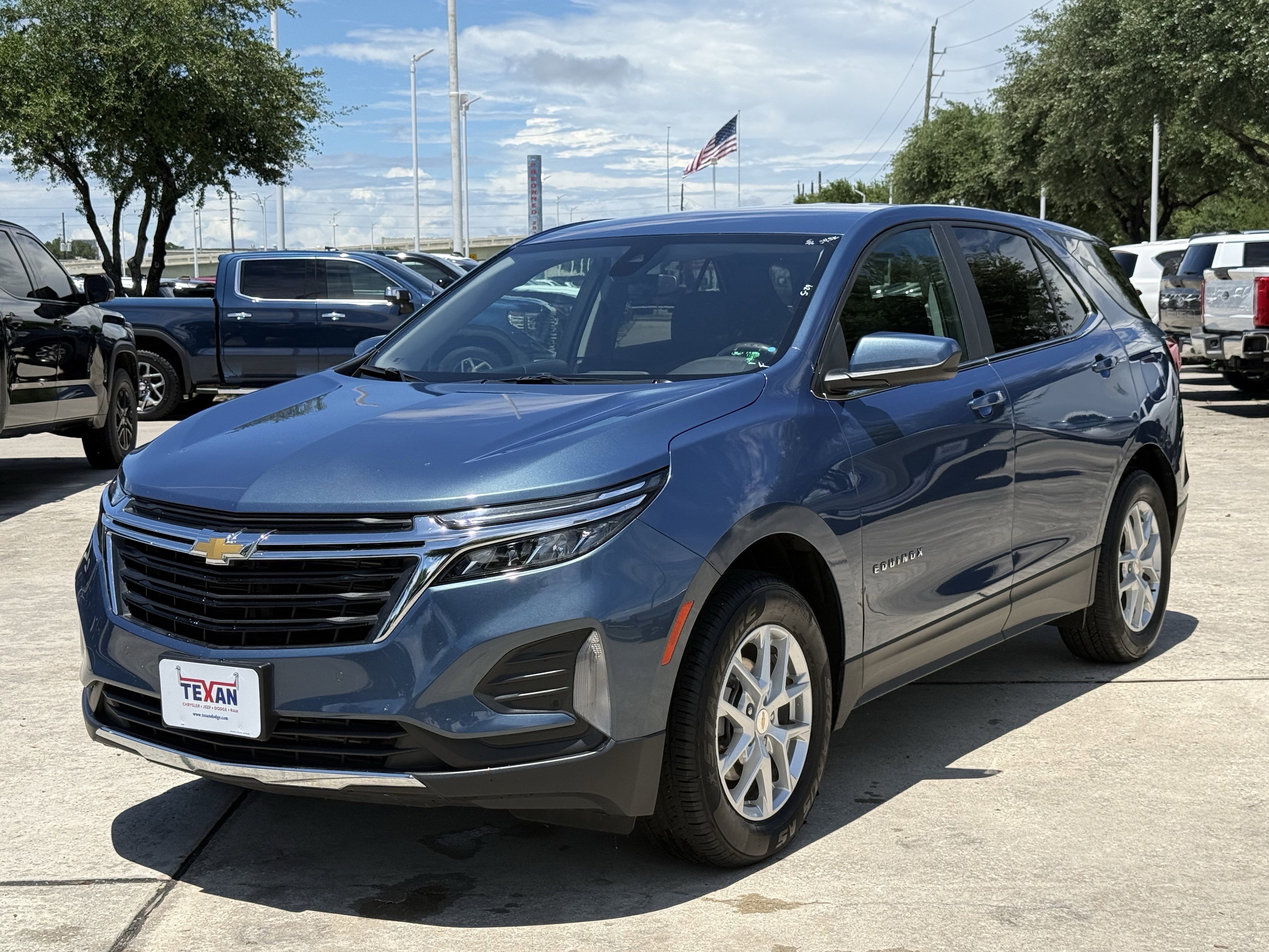 Used 2024 Lakeshore Blue Metallic Chevrolet  image 8