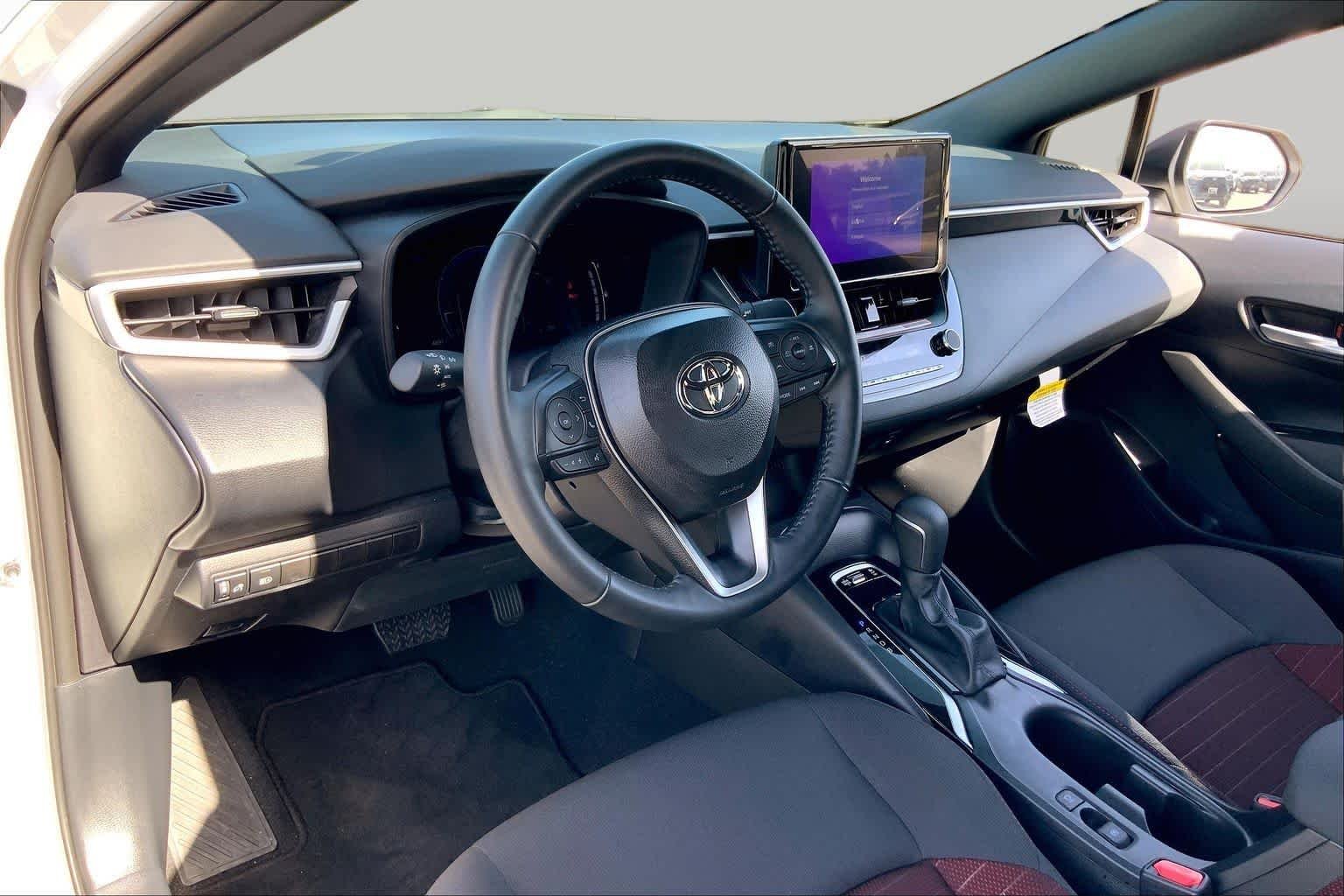 Used 2026 Ice Cap Toyota SE image 17