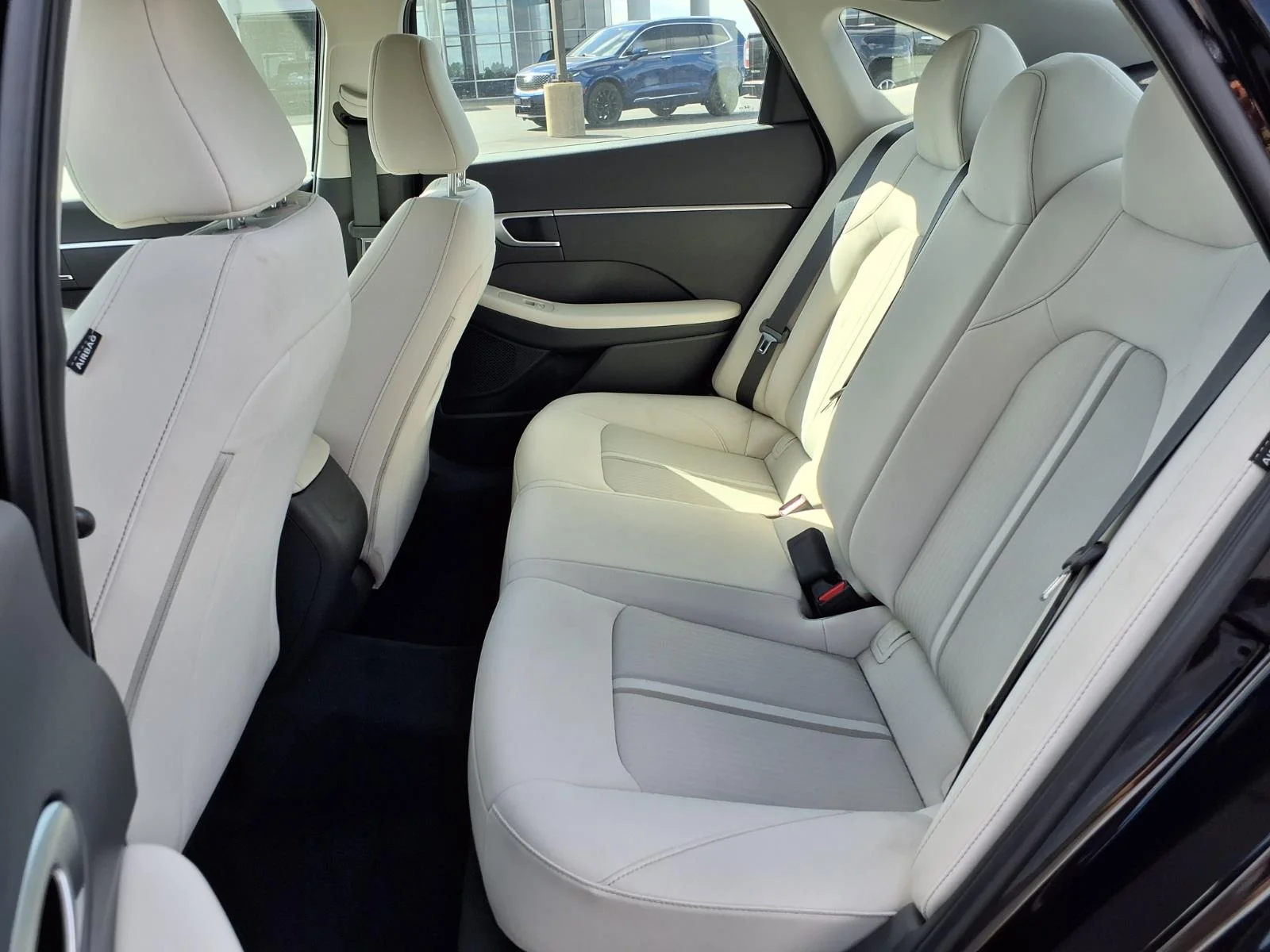 Used 2025 Black Hyundai SE image 14