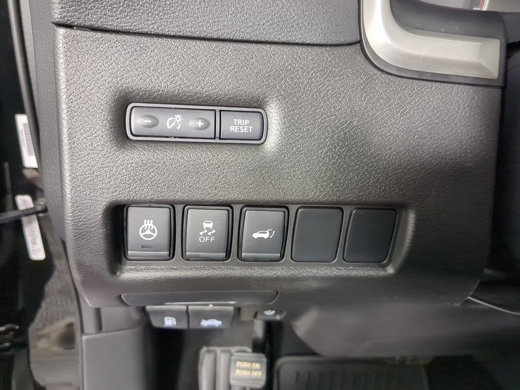 Used 2017 Magnetic Black Metallic Nissan Platinum image 30