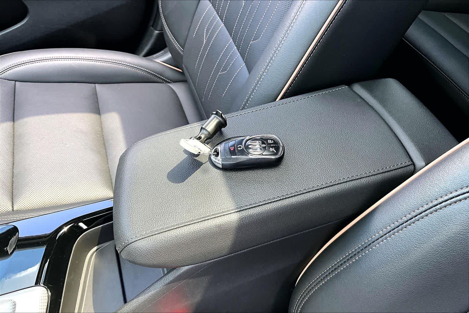 Used 2025 Moonstone Gray Metallic Buick Avenir image 14