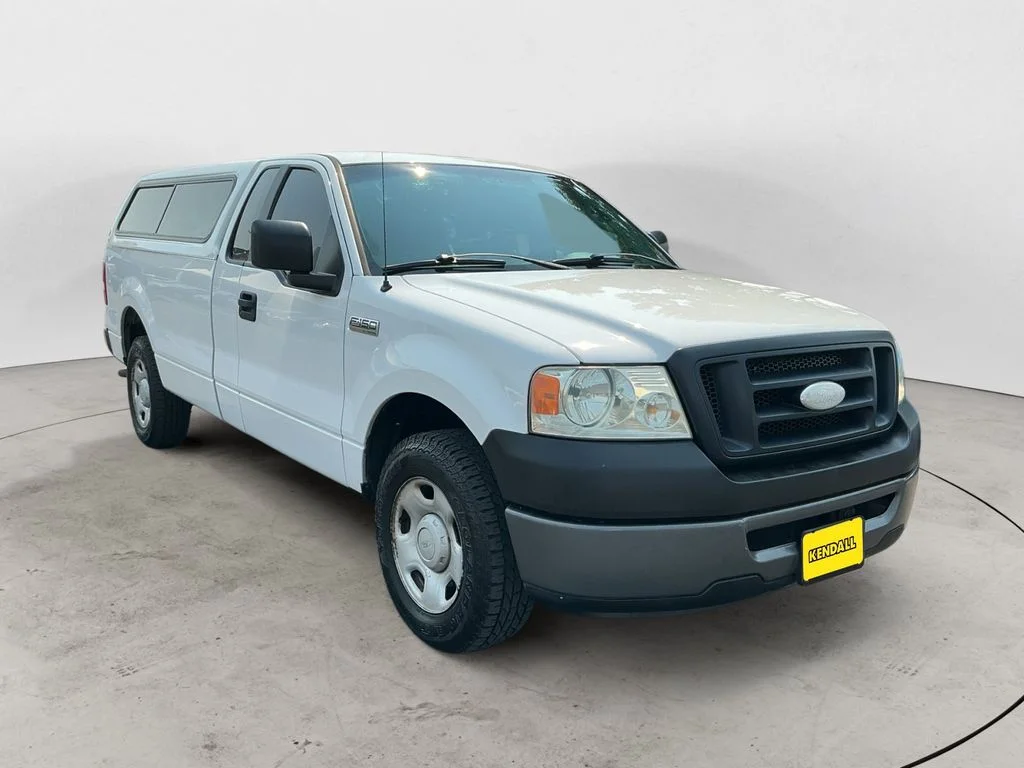 Used 2007 White Ford XL image 3