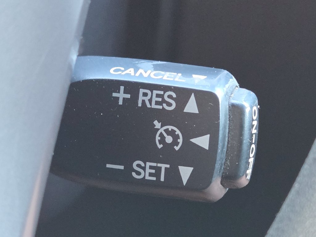 Used 2015 Brown Toyota Three image 35