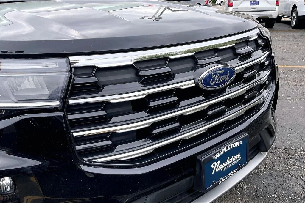 Used 2025 Black Metallic Ford Active image 29