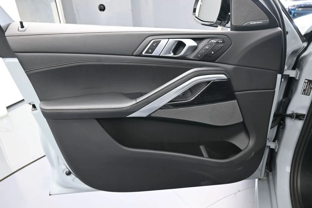 Used 2026 Gray Metallic BMW xDrive40i image 13