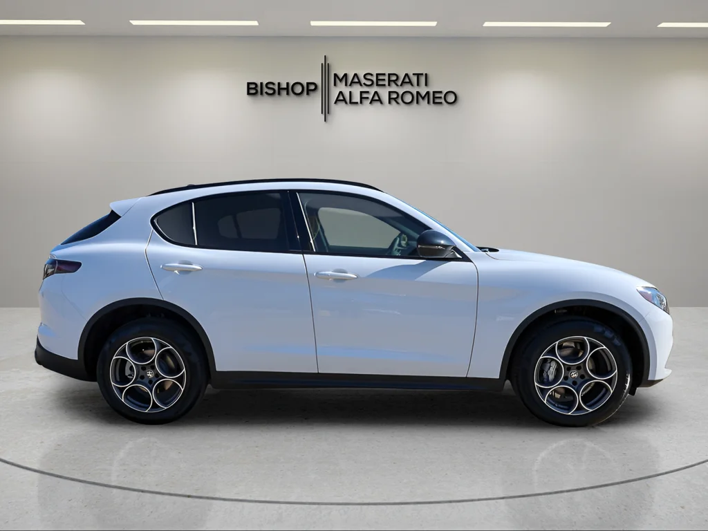 New 2025 White Alfa Romeo Base image 8