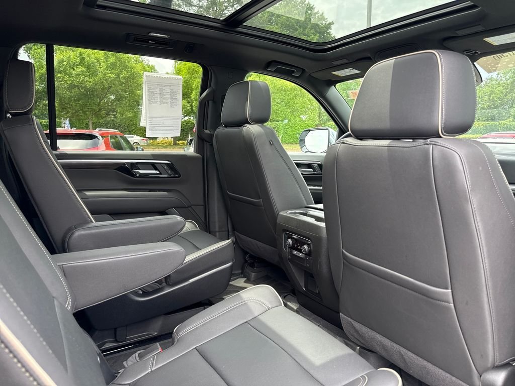 Used 2025 Gray Chevrolet Premier image 25