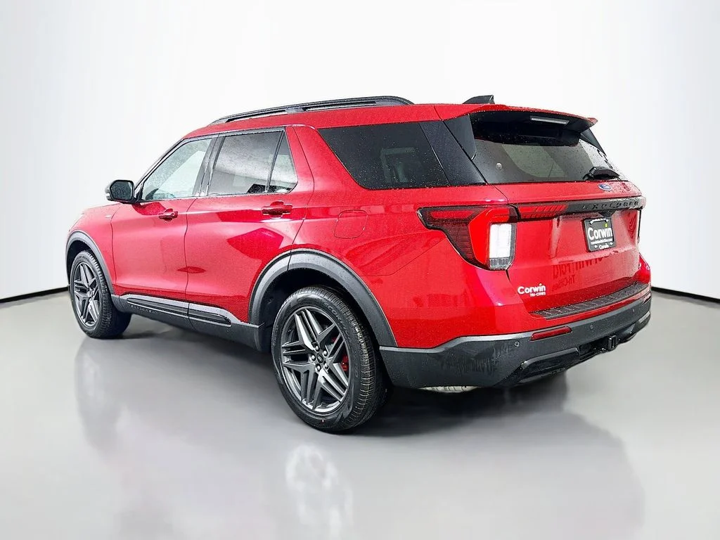 New 2026 Rapid Red Metallic Tinted Clearcoat Ford ST-Line image 11