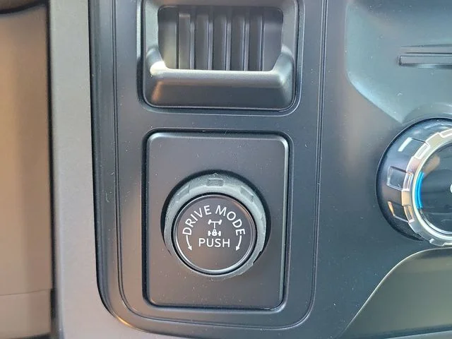 New 2026 Agate Black Metallic Ford XLT image 27