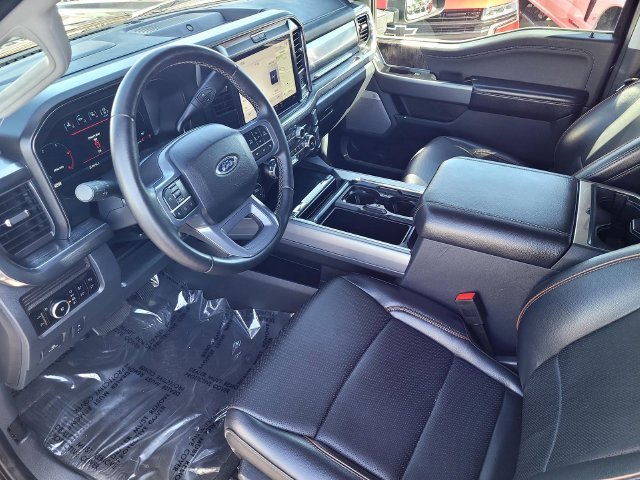 Used 2025  Ford Lariat image 10