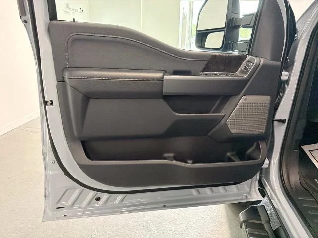 New 2027 Glacier Gray Metallic Tri-Coat Ford F-250® Lariat® image 31