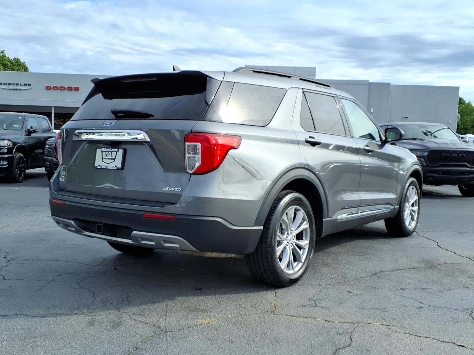 Used 2023 Gray Ford XLT image 24