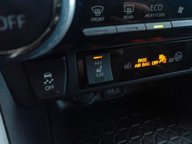 2024 Toyota RAV4 XLE - Photo 22