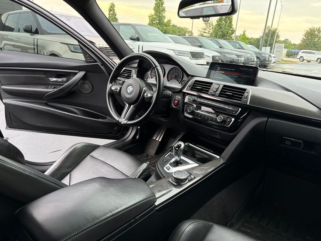 Used 2017 Black Sapphire Metallic BMW Base image 15