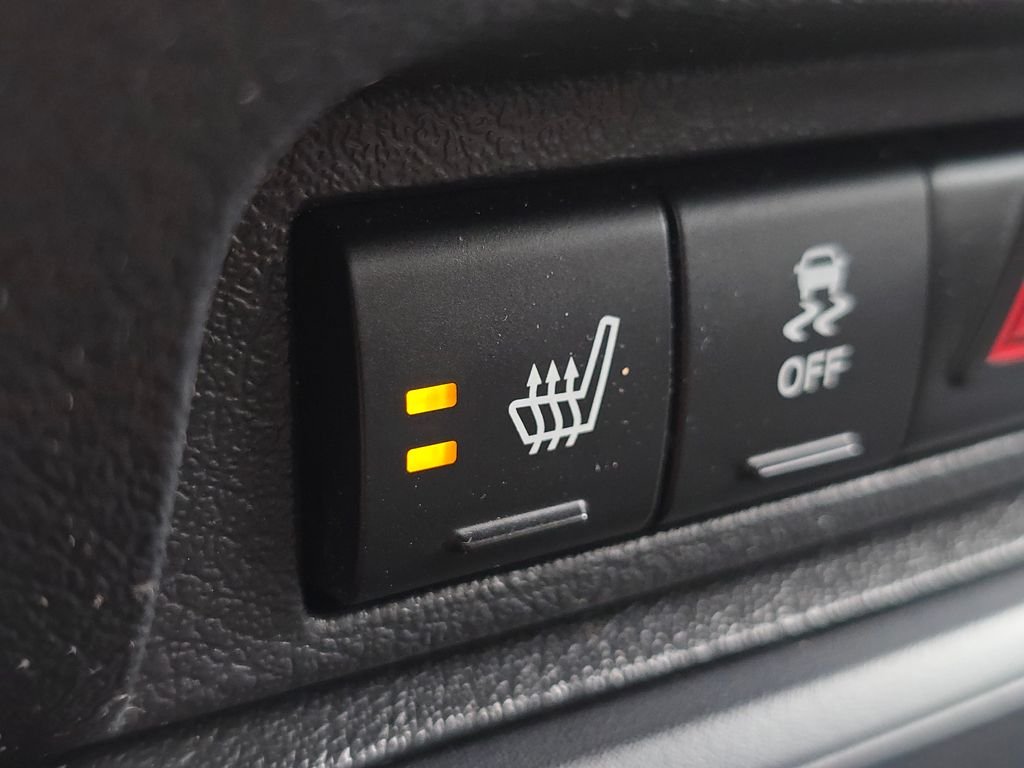 Used 2016 Black Jeep Latitude image 34
