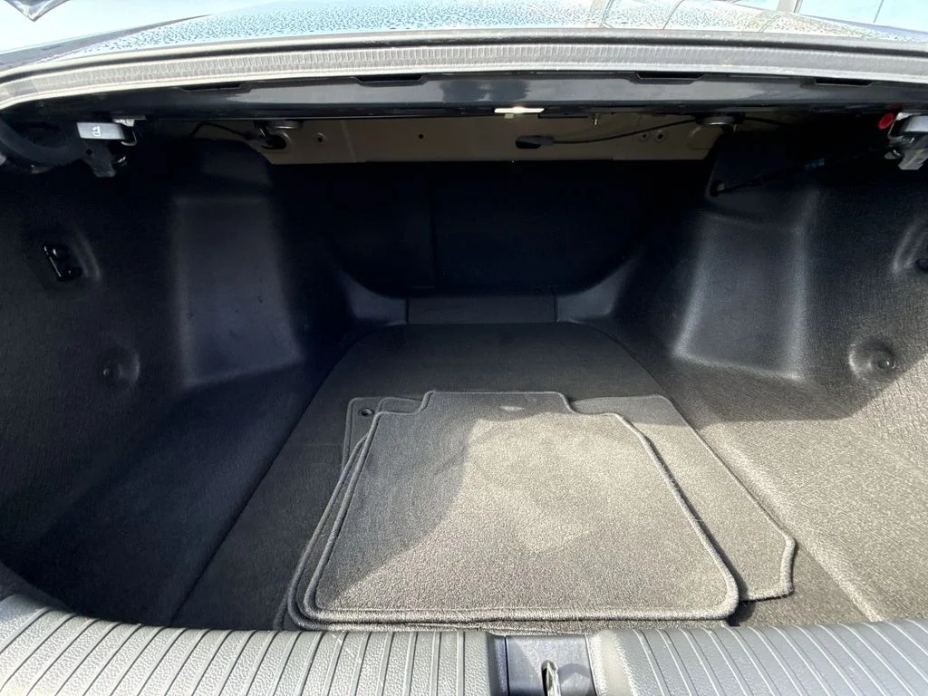 Used 2025 Blue Honda SE image 25