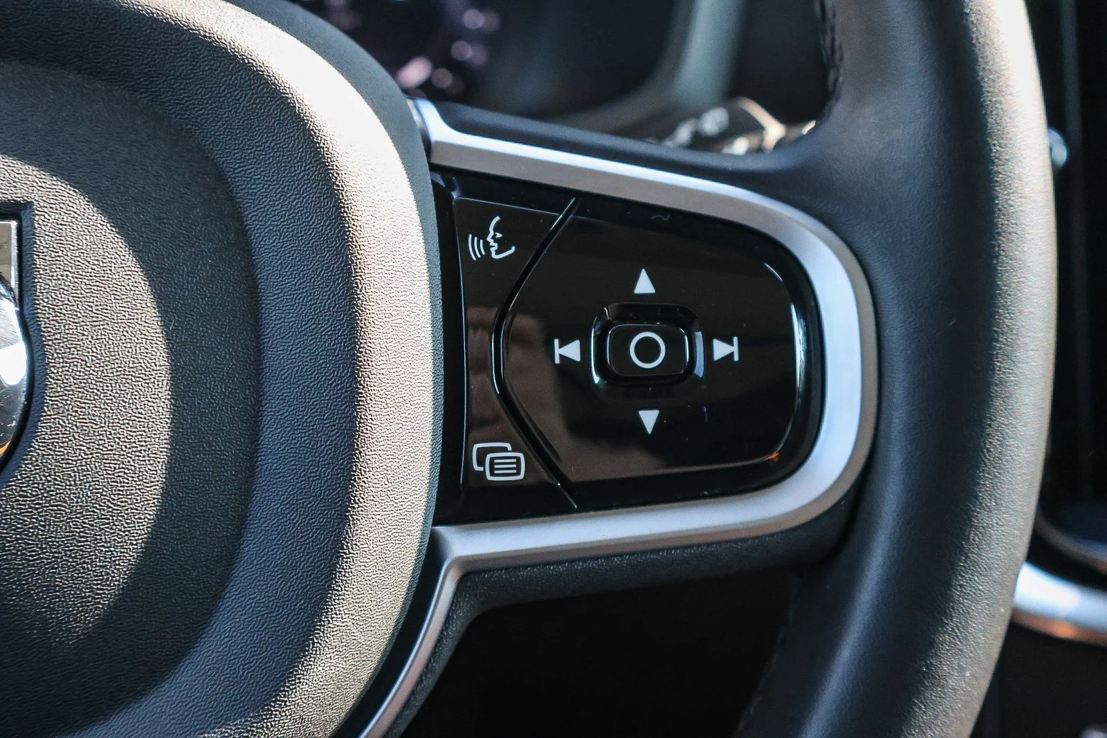 2025 Volvo V60 Cross Country Plus - Photo 34