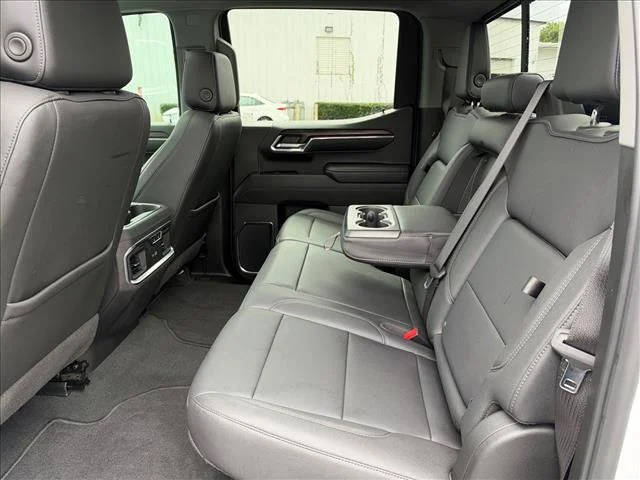 2024 GMC Sierra 1500 SLT - Photo 22