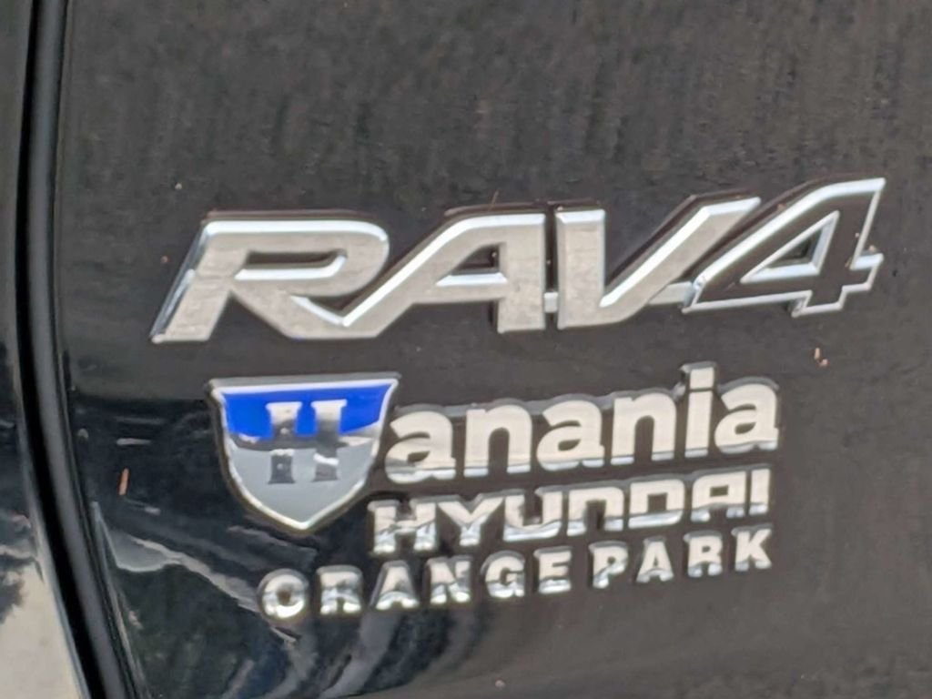 Used 2022 Black Toyota XLE image 17