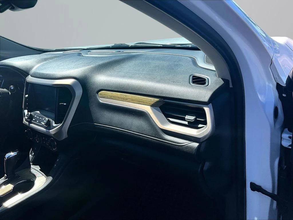 Used 2019 White GMC Denali image 17