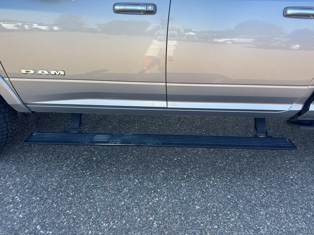 Used 2022 Billet Silver Metallic Clearcoat Ram Laramie image 11