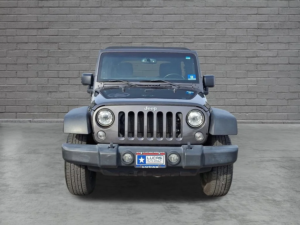 Used 2018 Gray Jeep Sport S 4x4 image 4